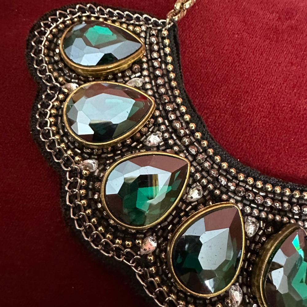Vintage Chico’s Elegant Gold and Green collar Necklace Set - Picture 6 of 10